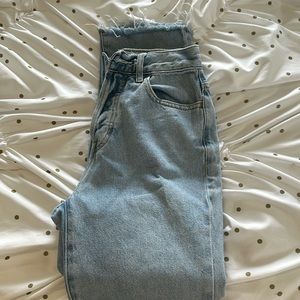 PacSun high-rise straight Jean size 23.